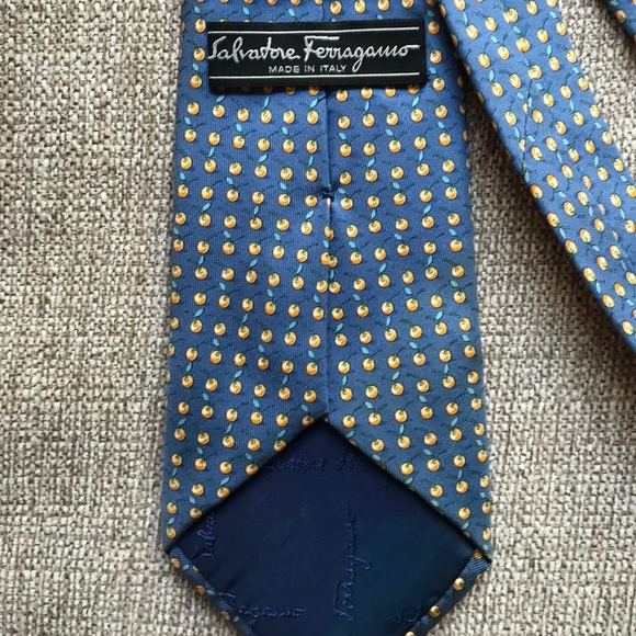 ⭐️Salvatore Ferragamo⭐️ Men’s Tie - Picture 2 of 4